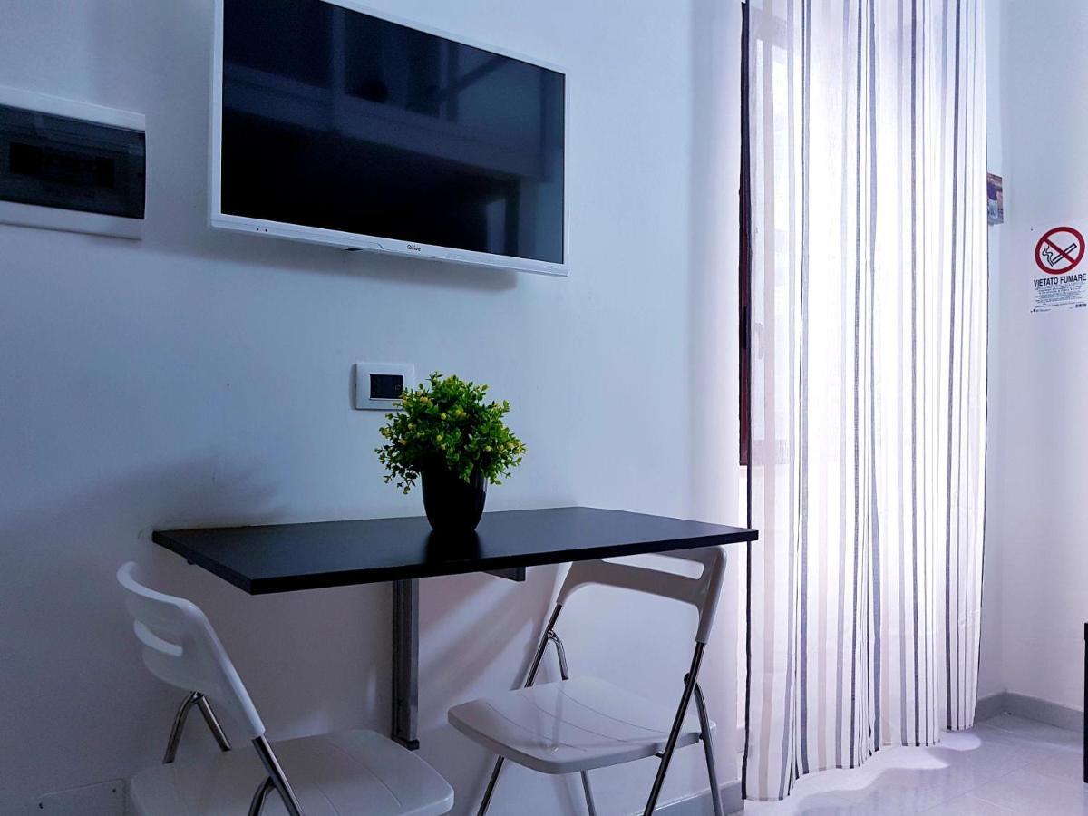Room N.23 Taranto Luaran gambar