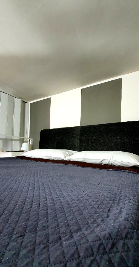 Room N.23 Taranto Luaran gambar